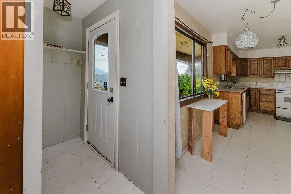 635 MARTIN ROAD, Gibsons