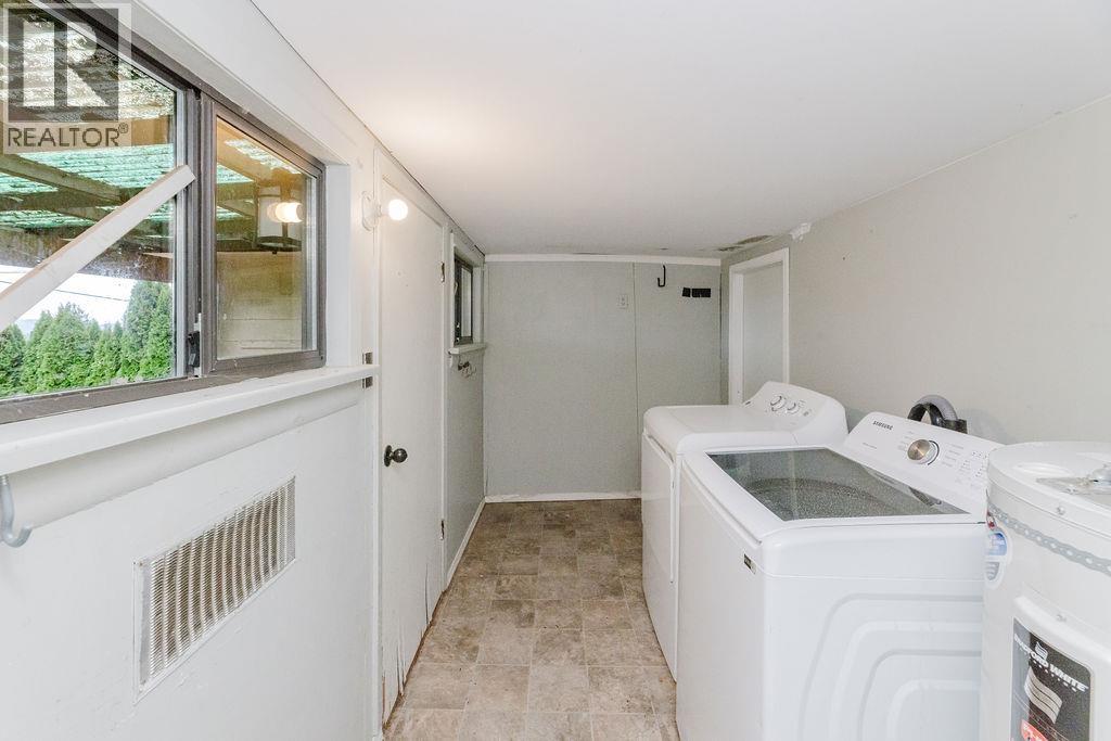 635 MARTIN ROAD, Gibsons