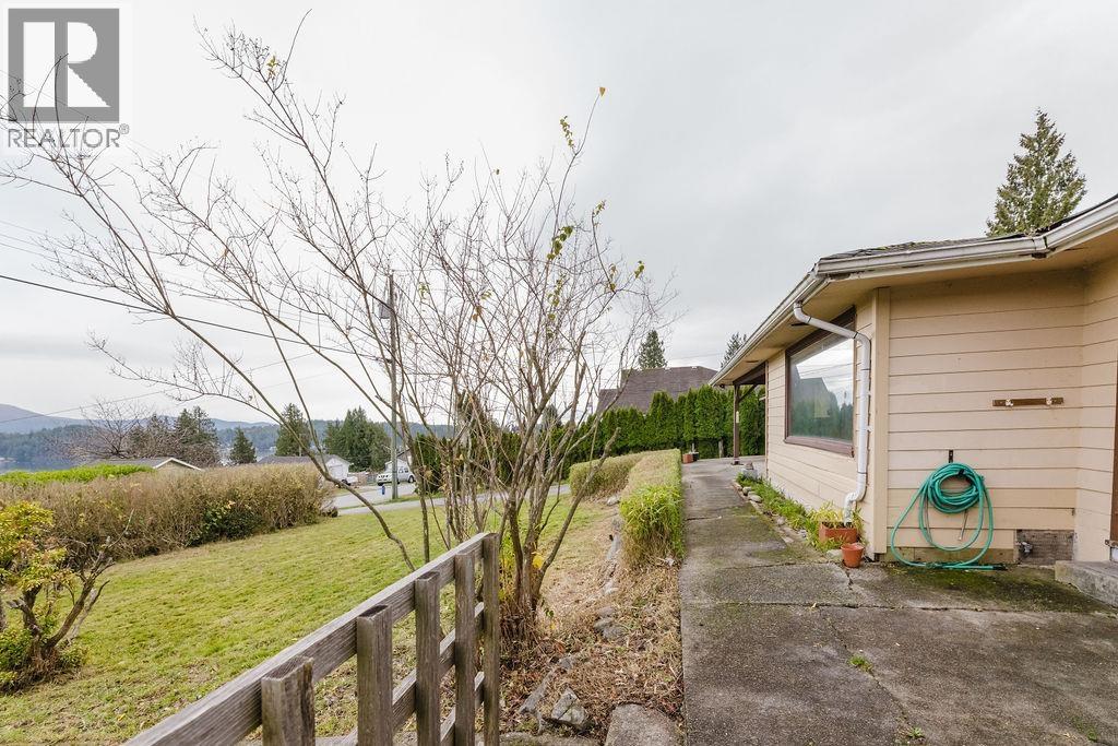 635 MARTIN ROAD, Gibsons