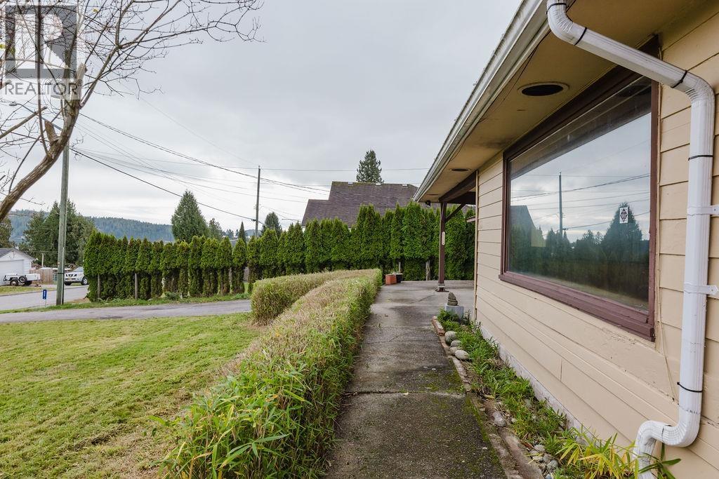 635 MARTIN ROAD, Gibsons