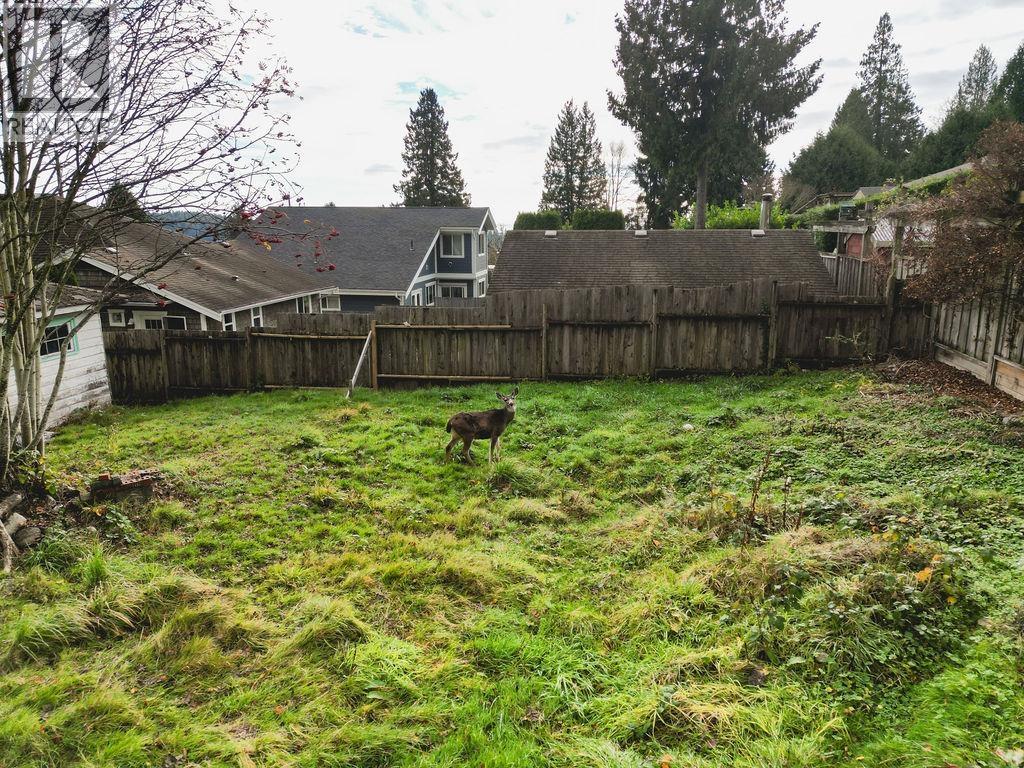 635 MARTIN ROAD, Gibsons