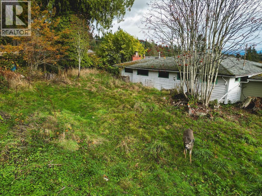 635 MARTIN ROAD, Gibsons