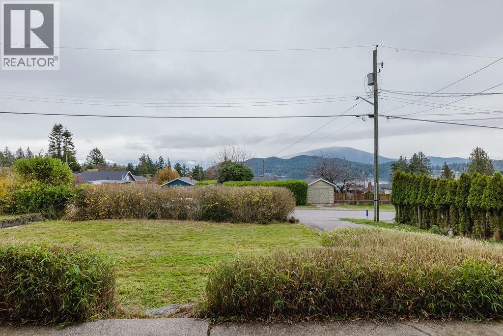 635 MARTIN ROAD, Gibsons