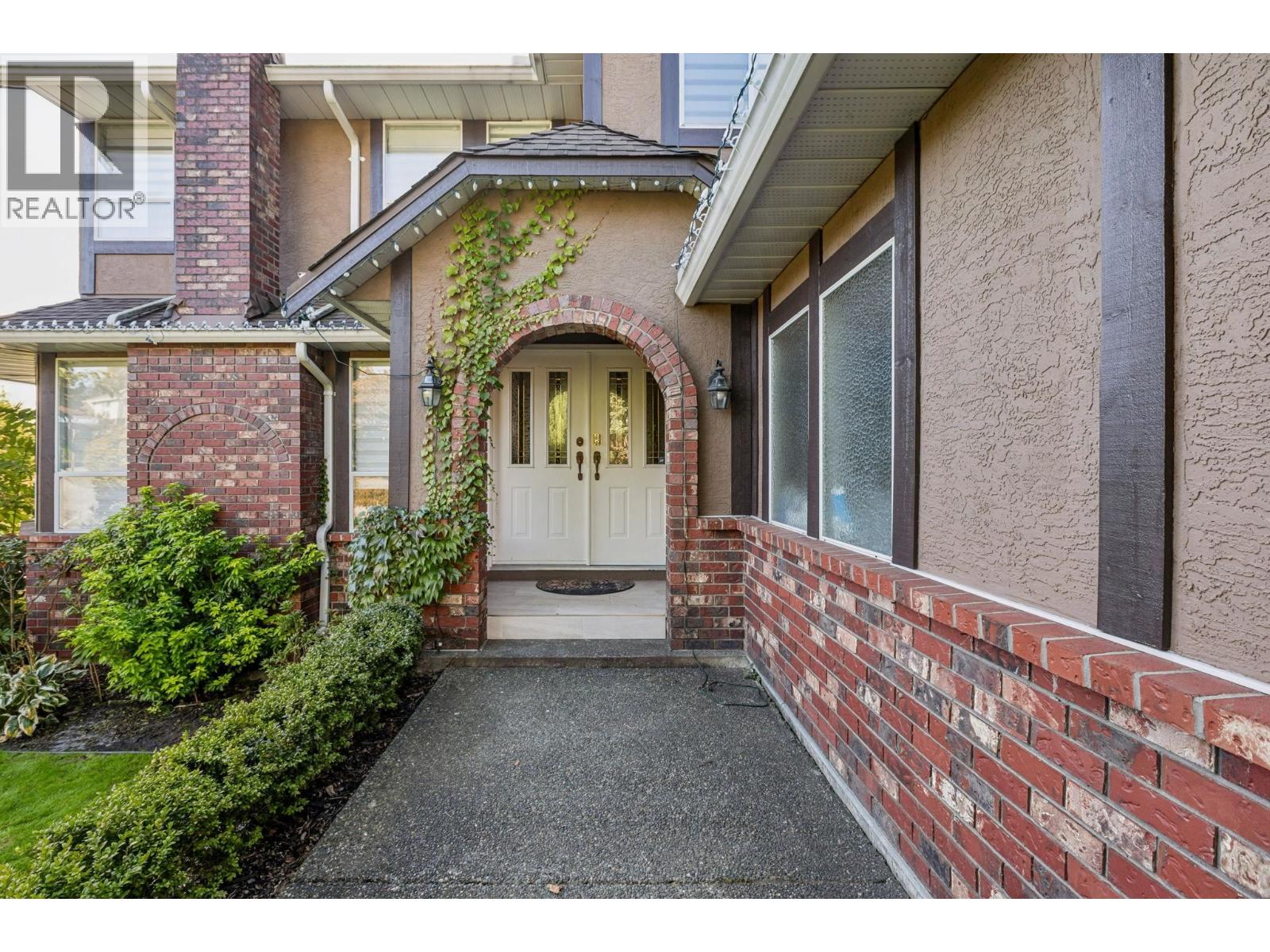 2890 TEMPE KNOLL DRIVE, North Vancouver