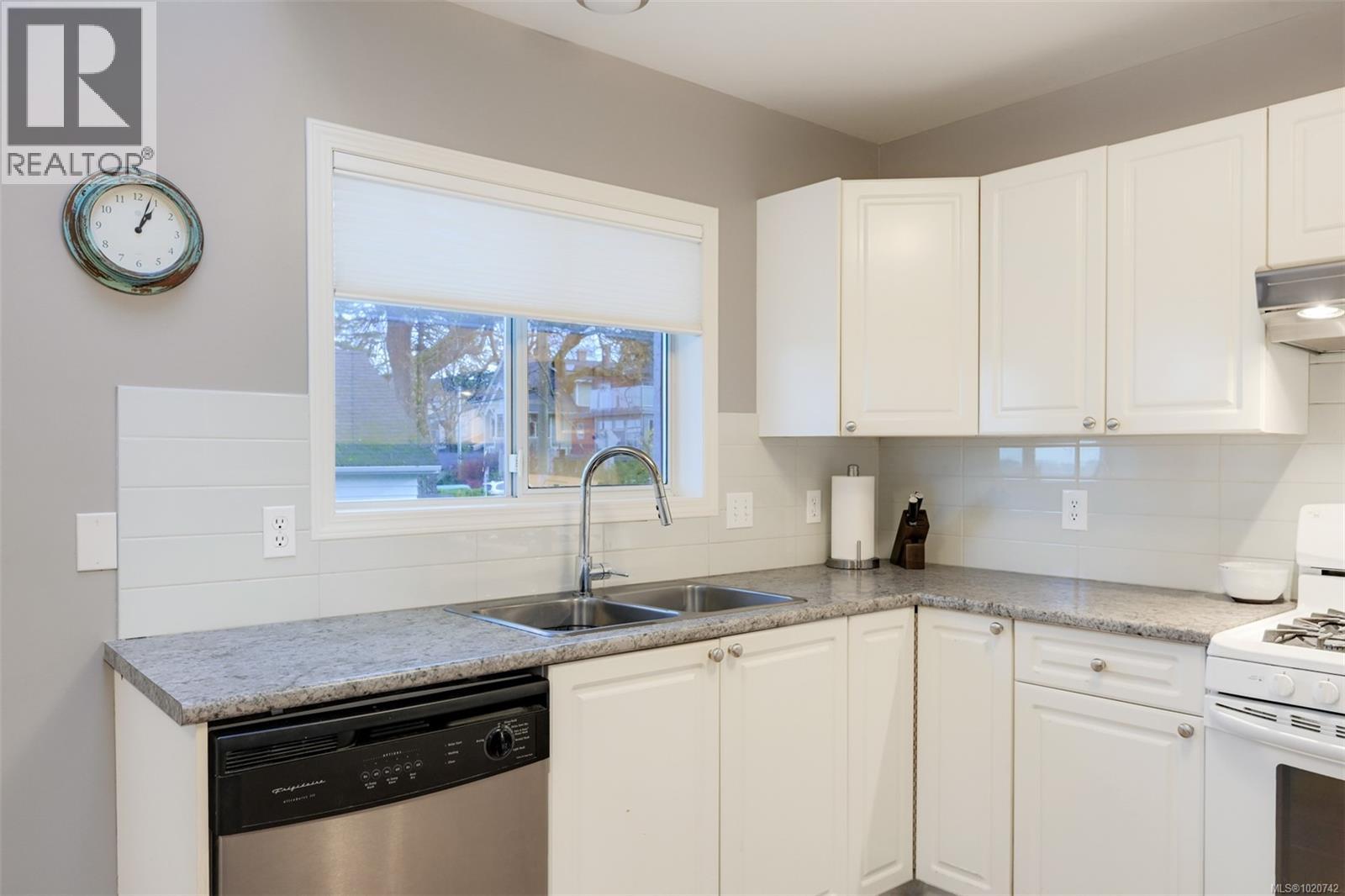 2211 Forbes St, Victoria