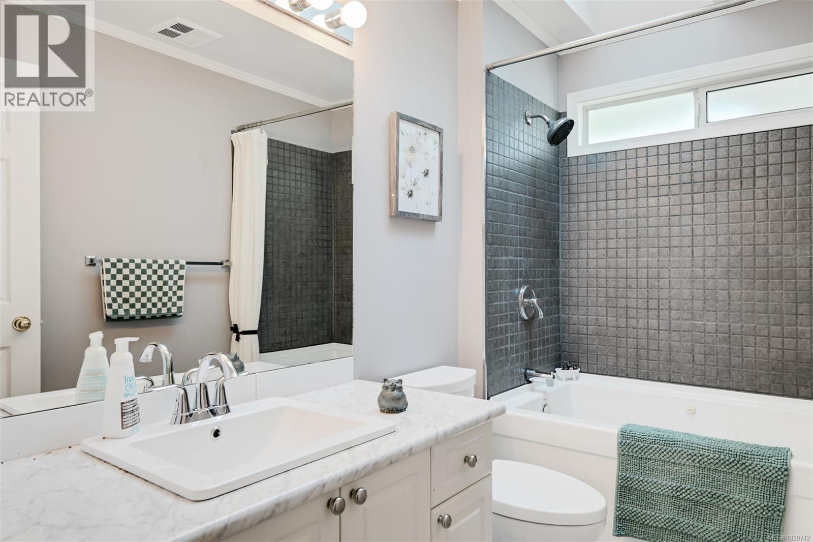 2211 Forbes St, Victoria