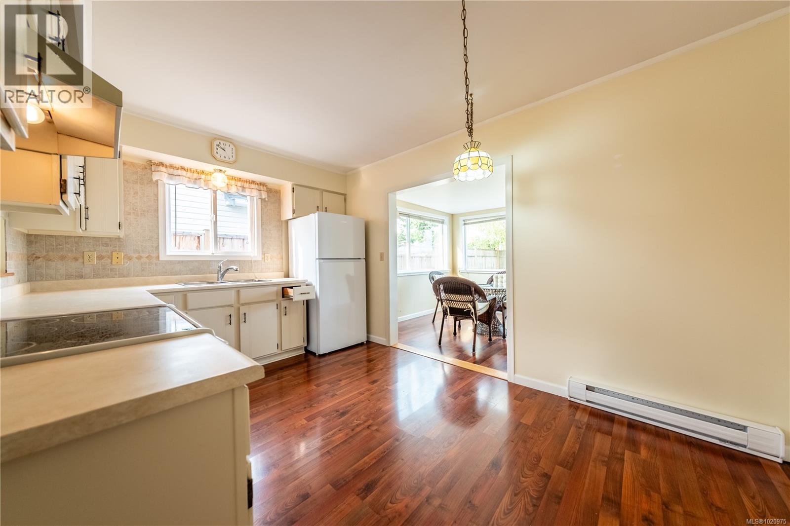 723 Phillips St, Parksville