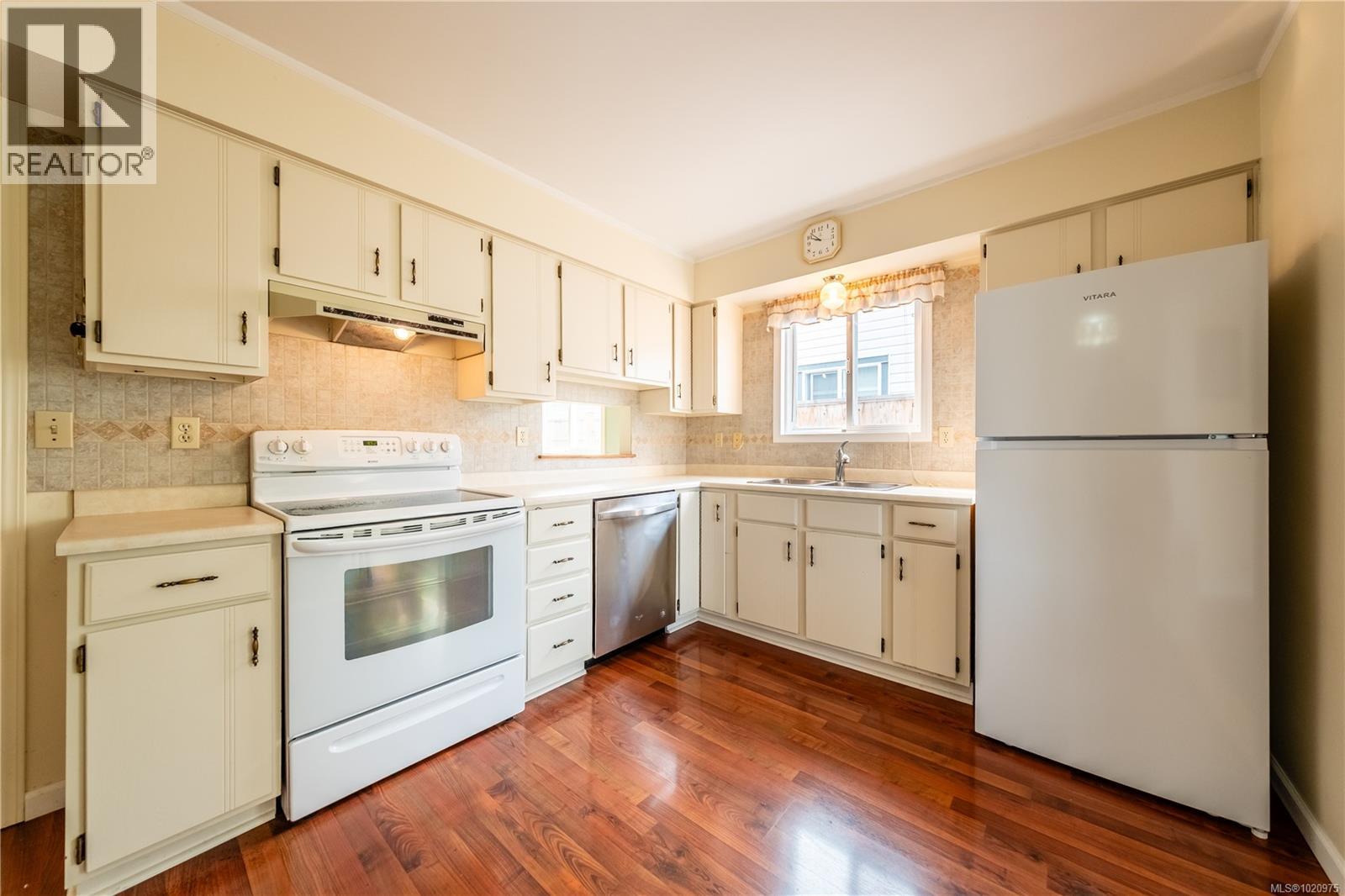 723 Phillips St, Parksville