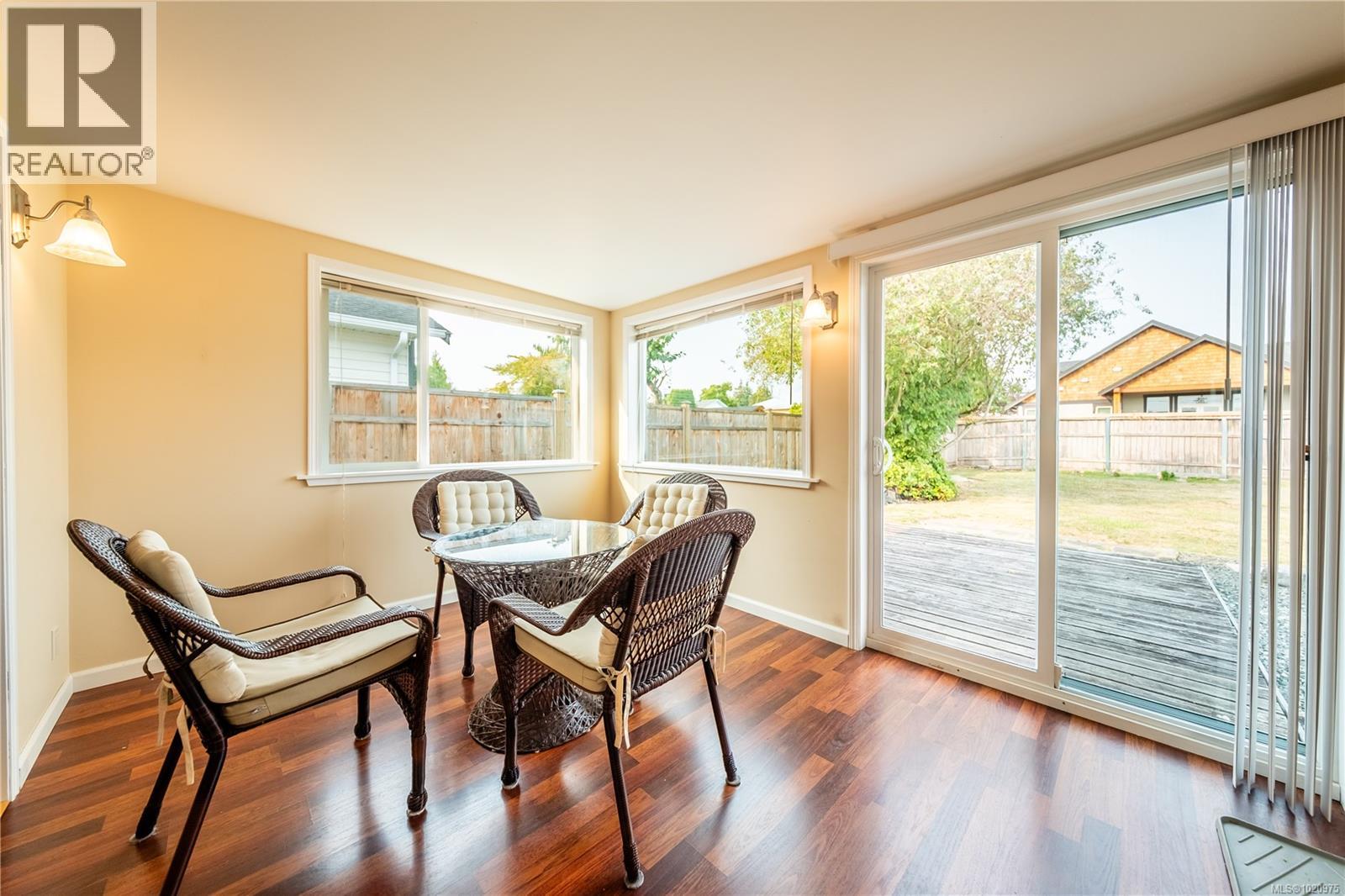 723 Phillips St, Parksville