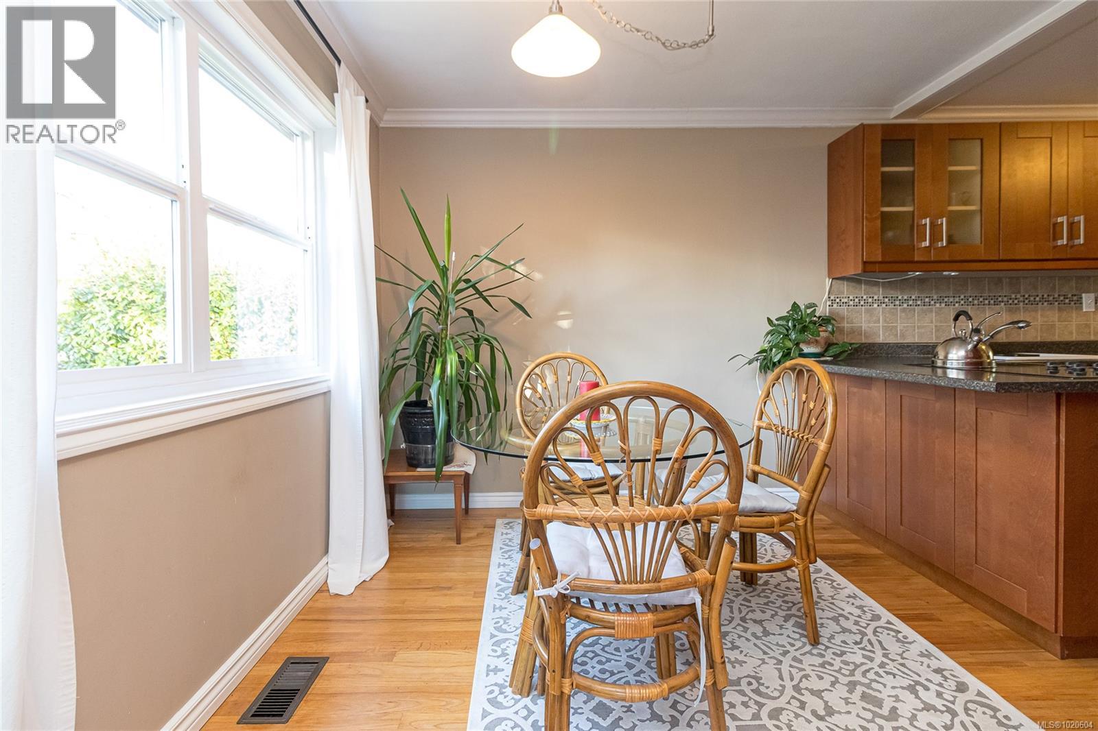 2739 Grosvenor Rd, Victoria