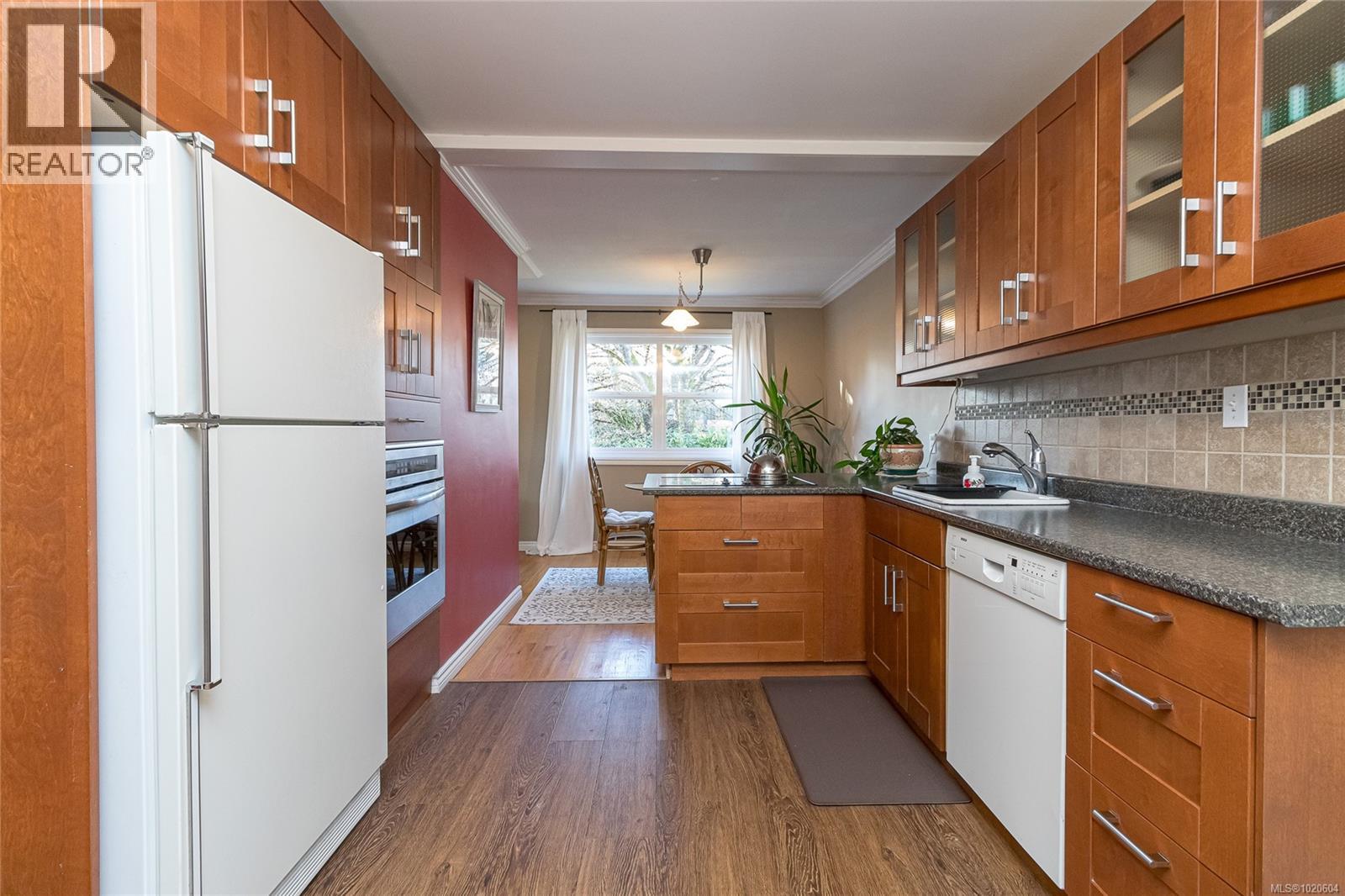 2739 Grosvenor Rd, Victoria