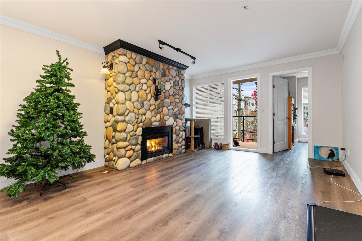 301 20237 54 AVENUE, Langley