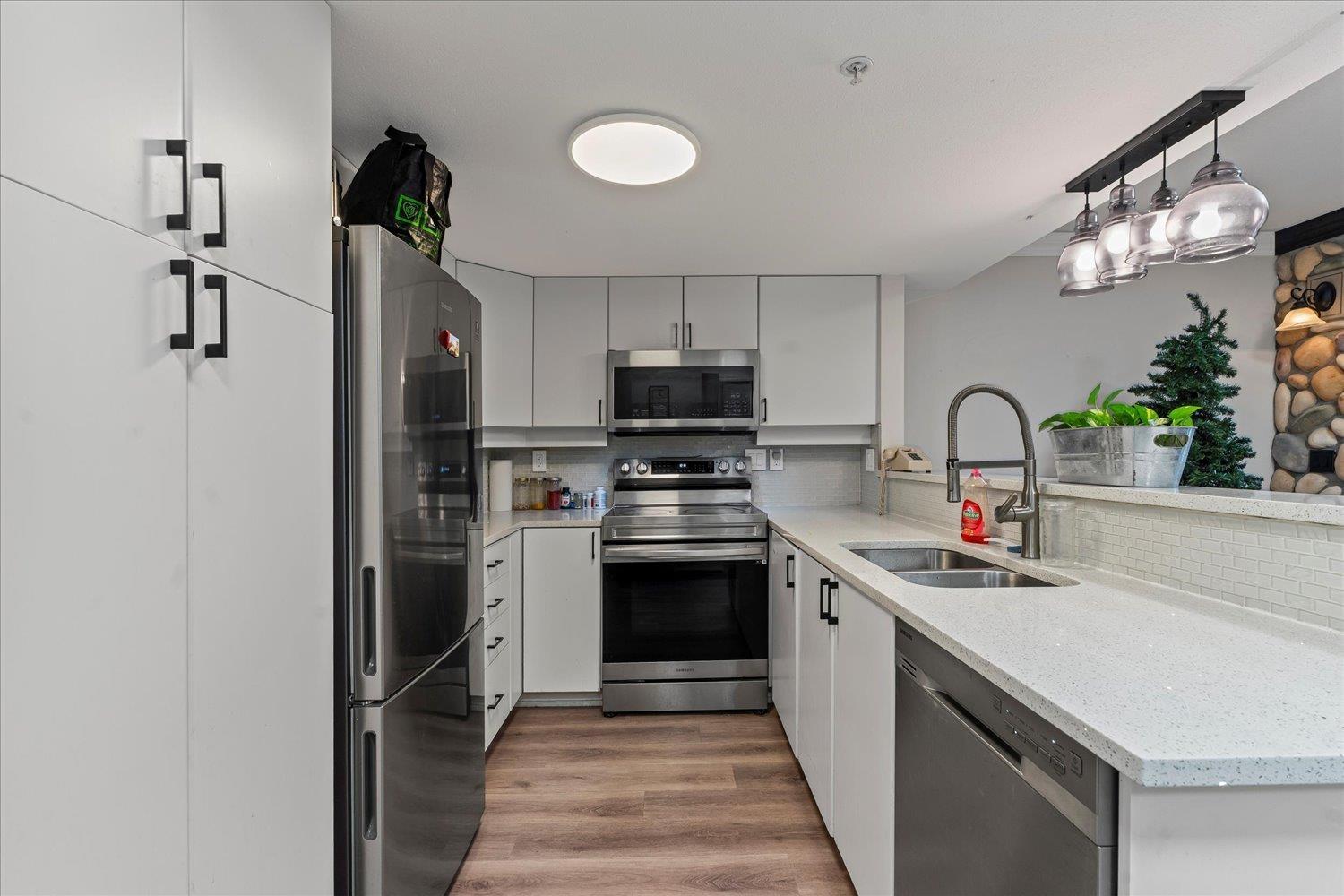 301 20237 54 AVENUE, Langley