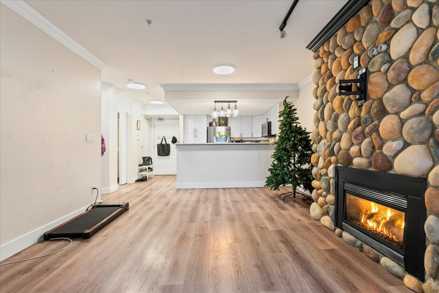 301 20237 54 AVENUE, Langley