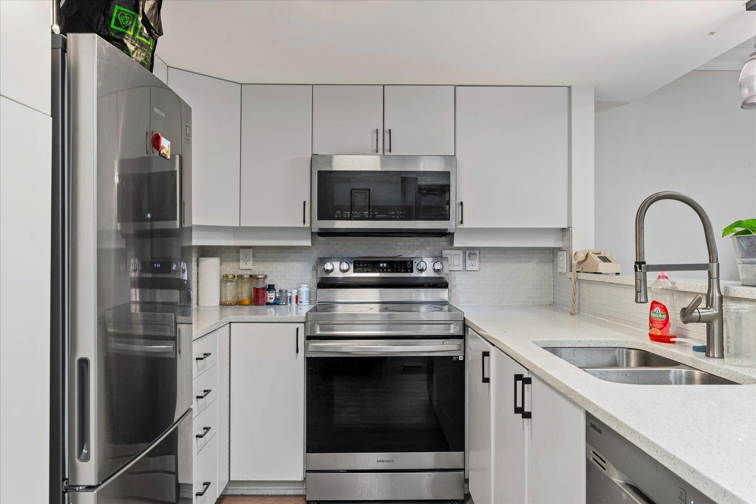 301 20237 54 AVENUE, Langley