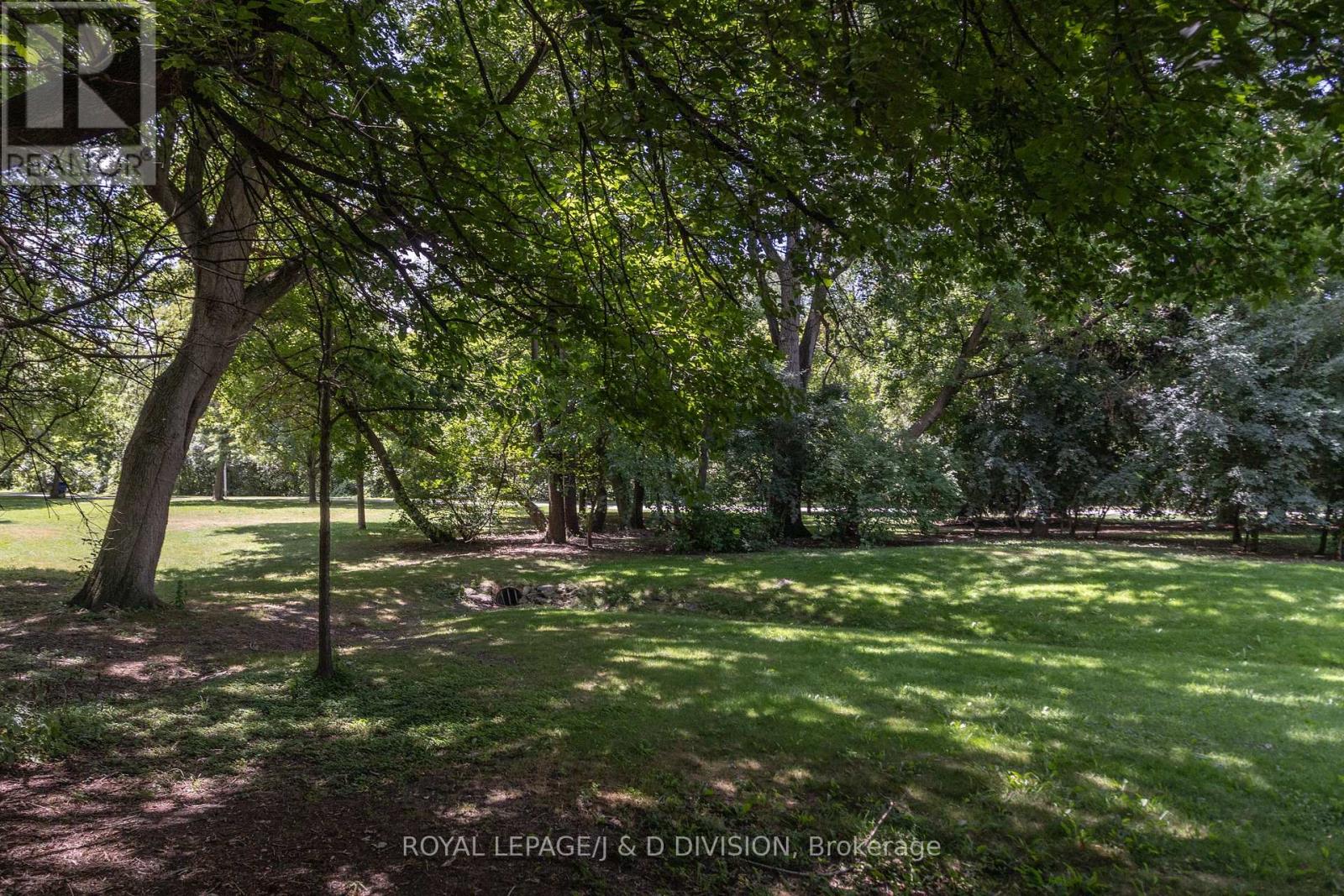 10 CAMPBELL CRESCENT - 21
