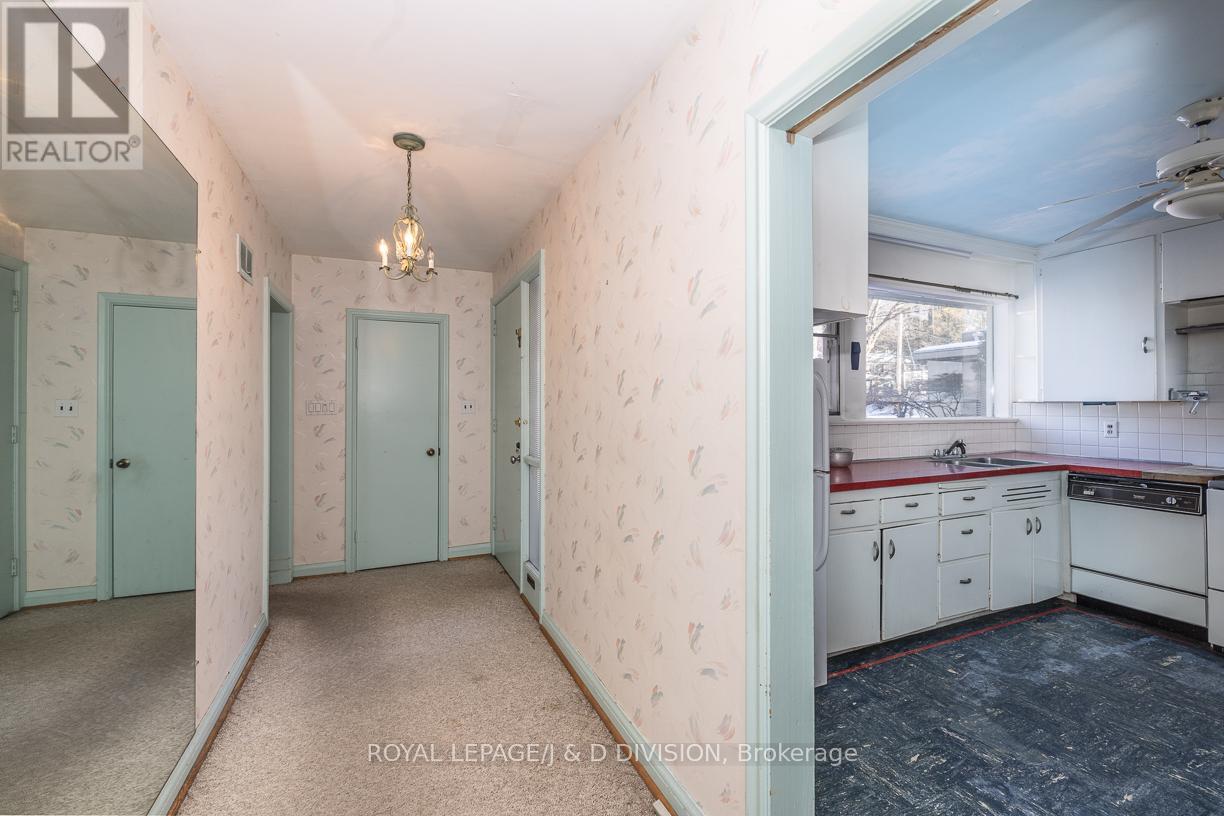 10 CAMPBELL CRESCENT - 26