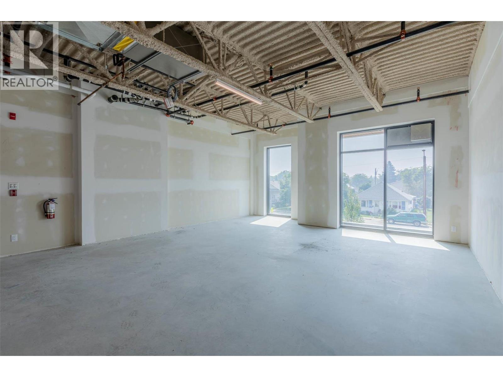 810 Clement Avenue Unit# 102, Kelowna