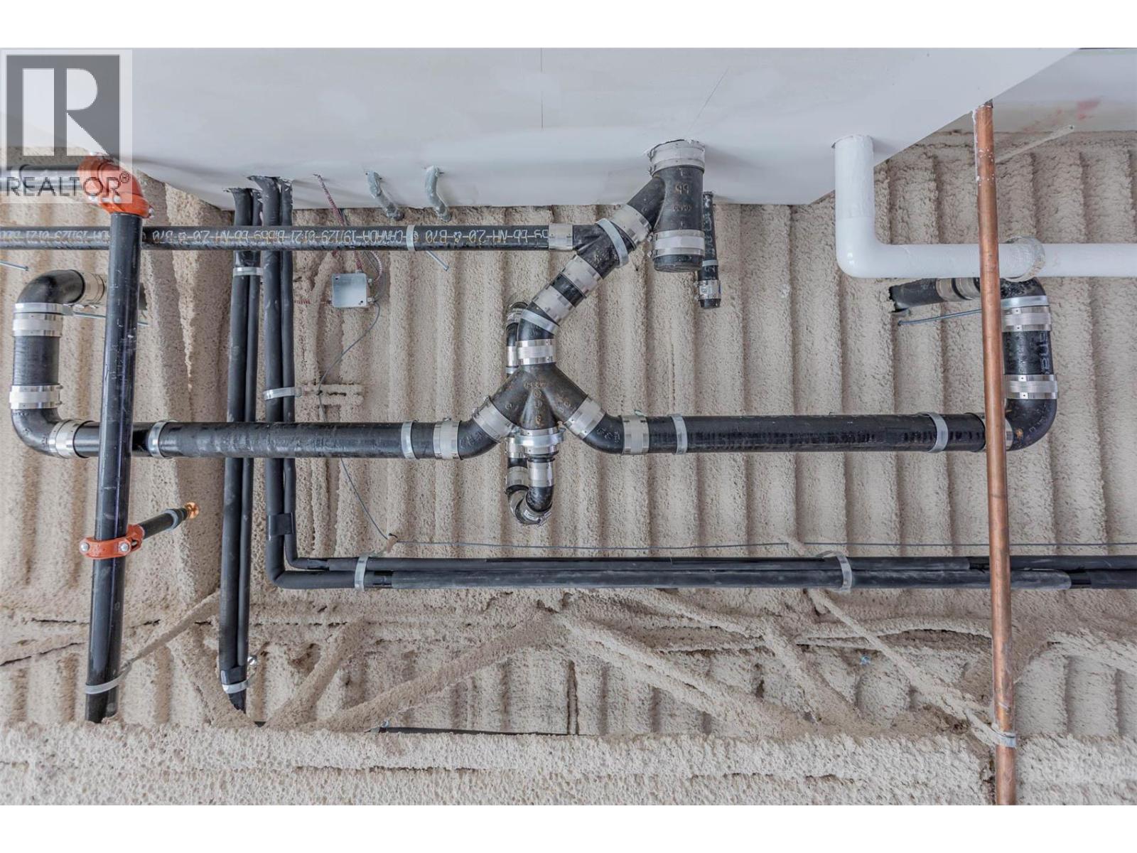 810 Clement Avenue Unit# 102, Kelowna