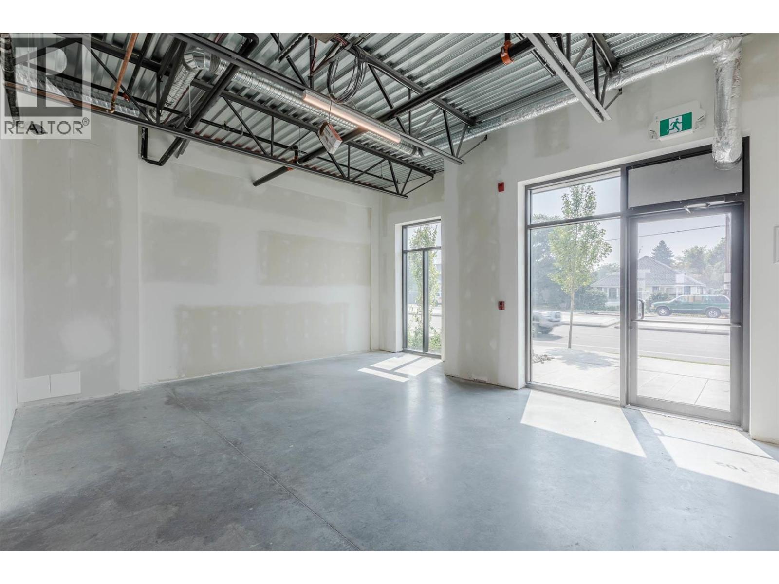 810 Clement Avenue Unit# 102, Kelowna