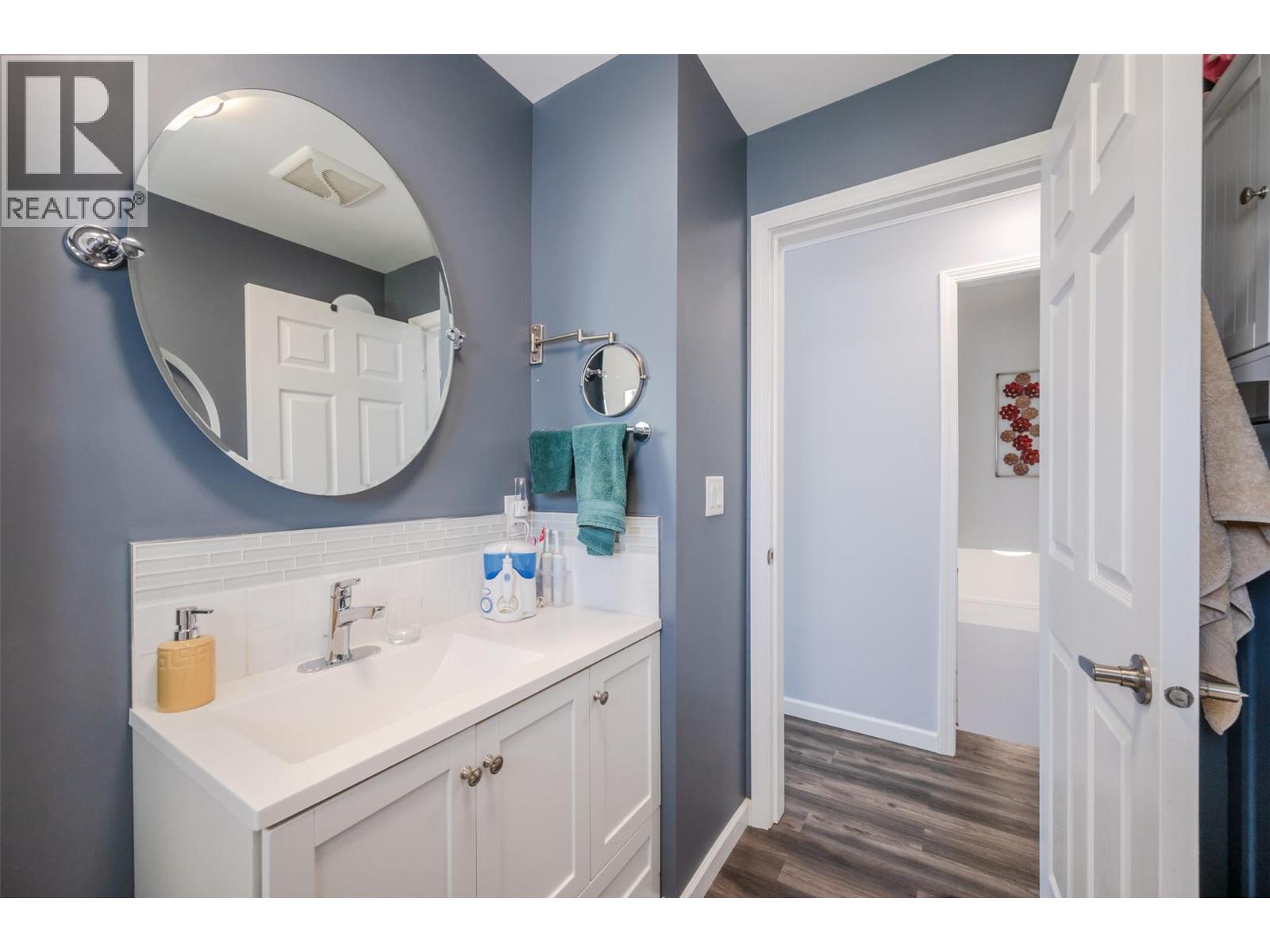 6018 Maple Drive, Osoyoos