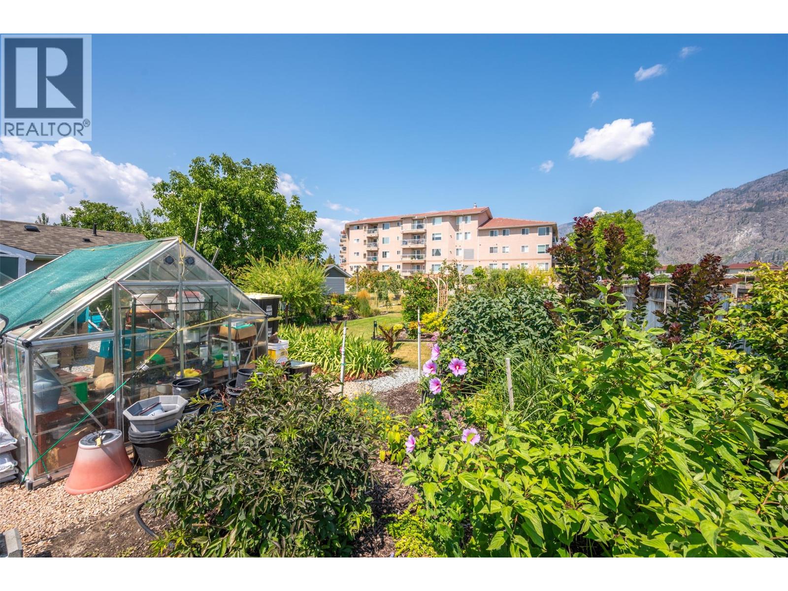 6018 Maple Drive, Osoyoos