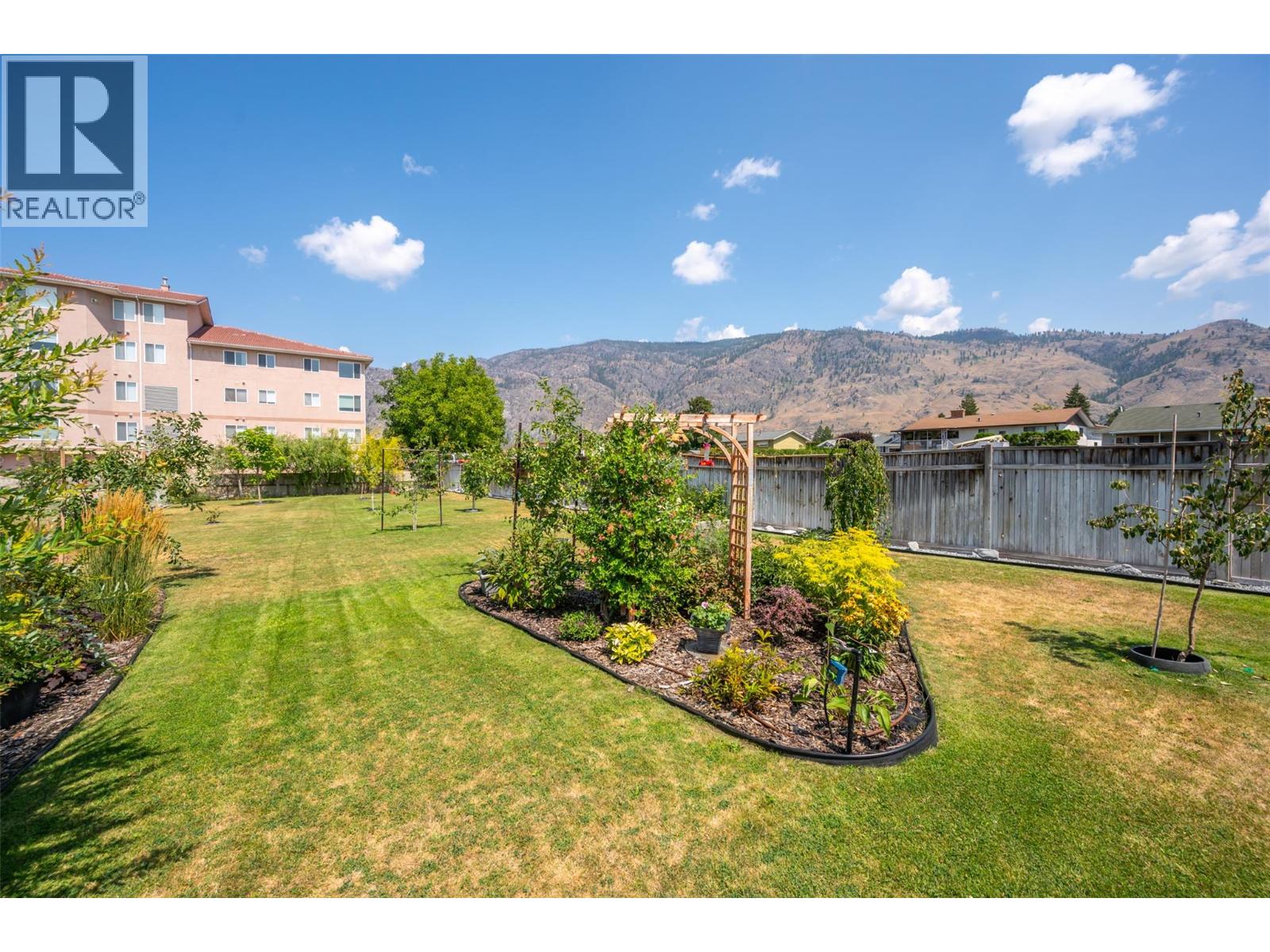 6018 Maple Drive, Osoyoos