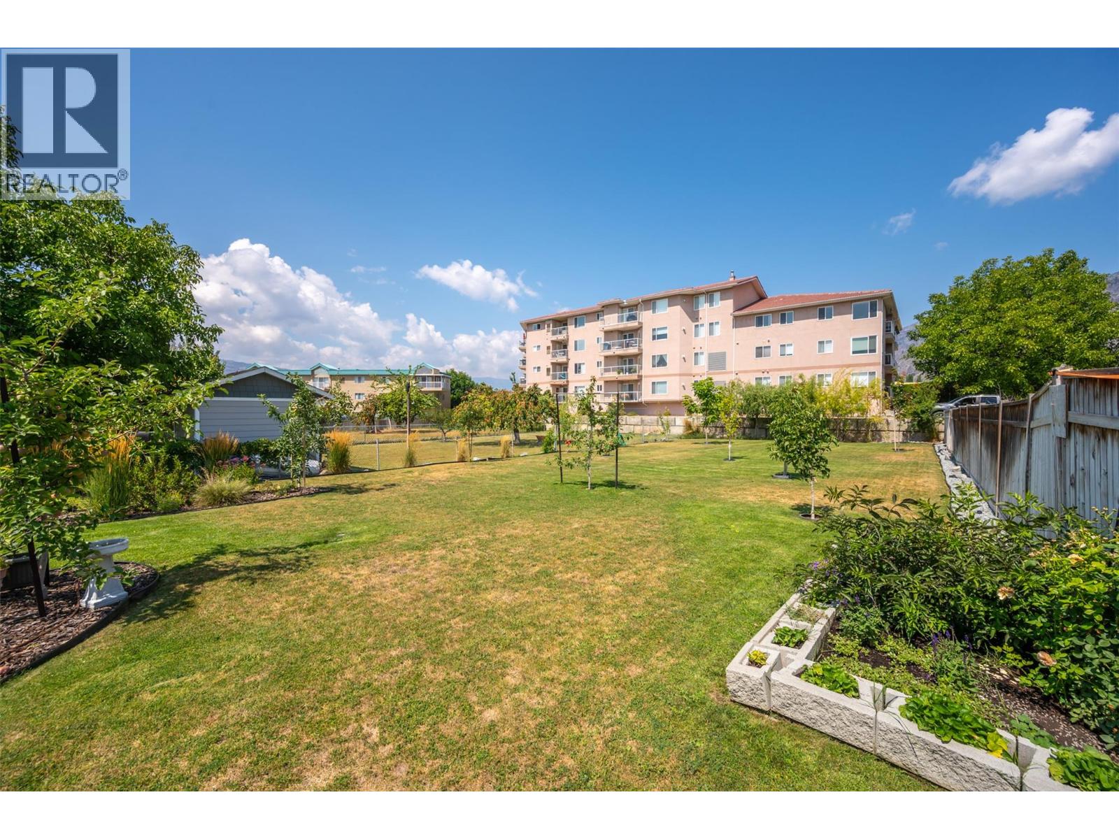 6018 Maple Drive, Osoyoos