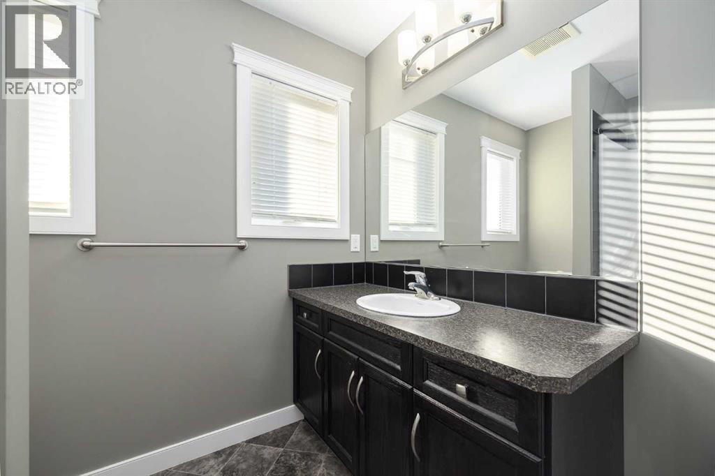 71 Almond Crescent, Blackfalds