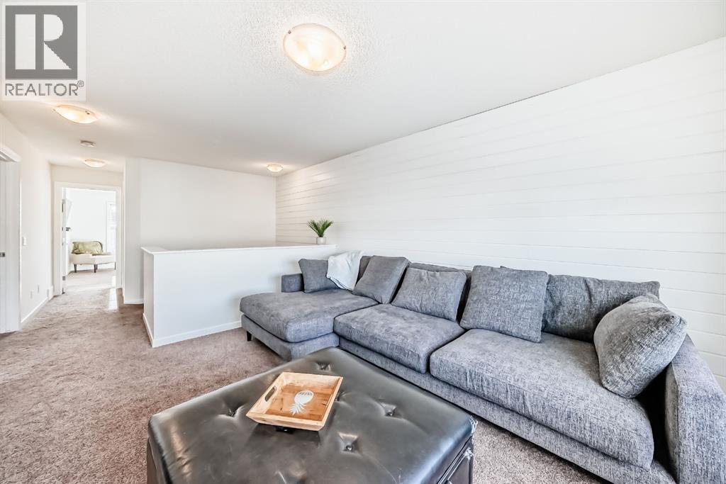 786 River Heights Crescent, Cochrane