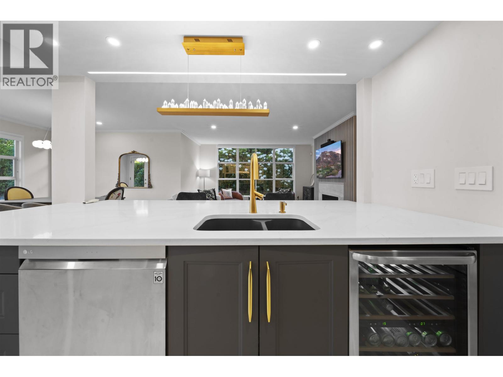 103 3399 CAPILANO CRESCENT, North Vancouver