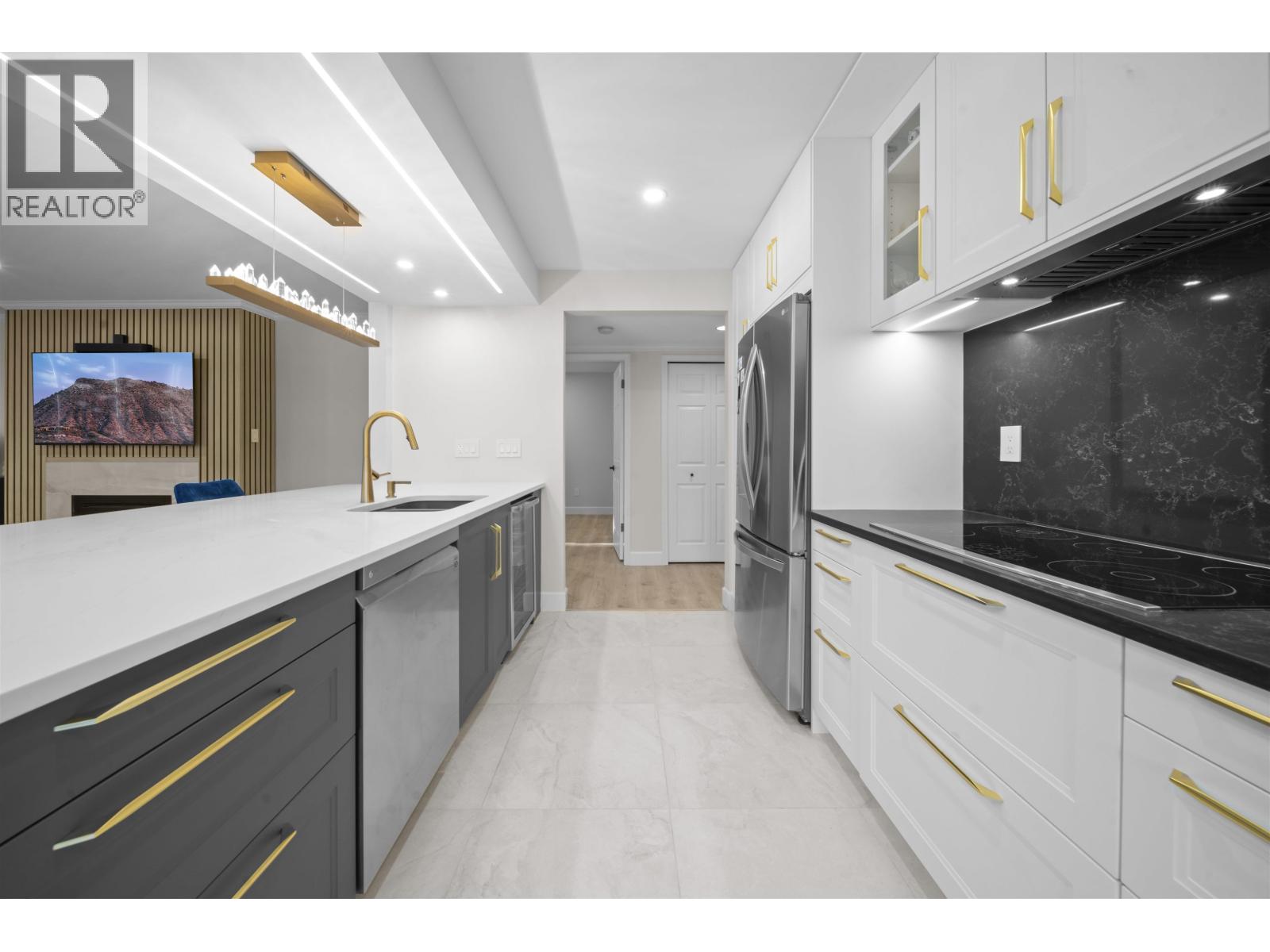 103 3399 CAPILANO CRESCENT, North Vancouver