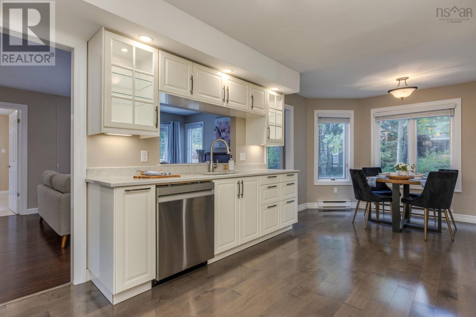 Property 15 of 49 of 173 Cresthaven Drive