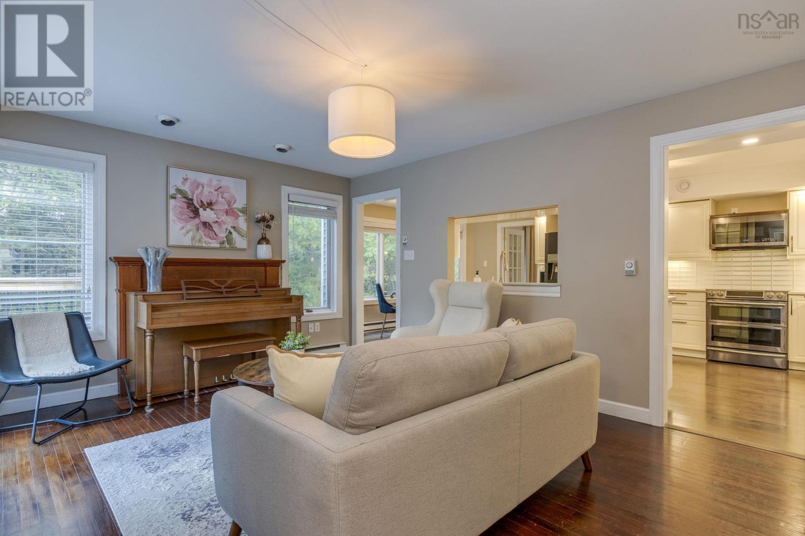 Property 16 of 49 of 173 Cresthaven Drive