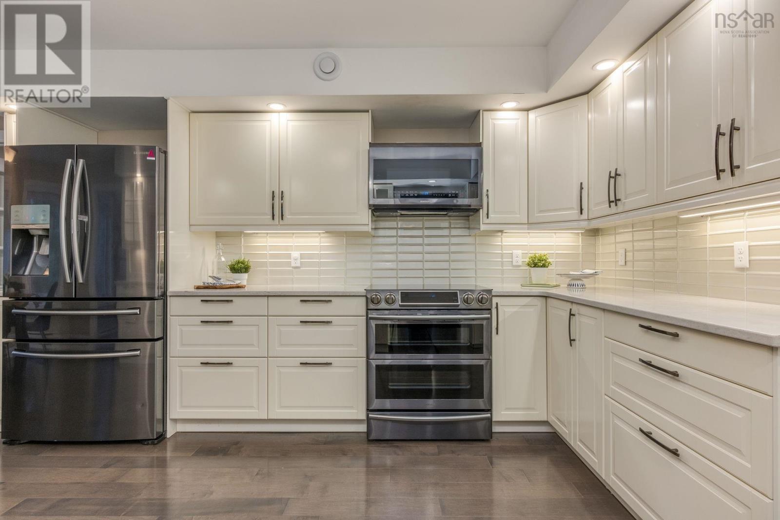 Property 14 of 49 of 173 Cresthaven Drive