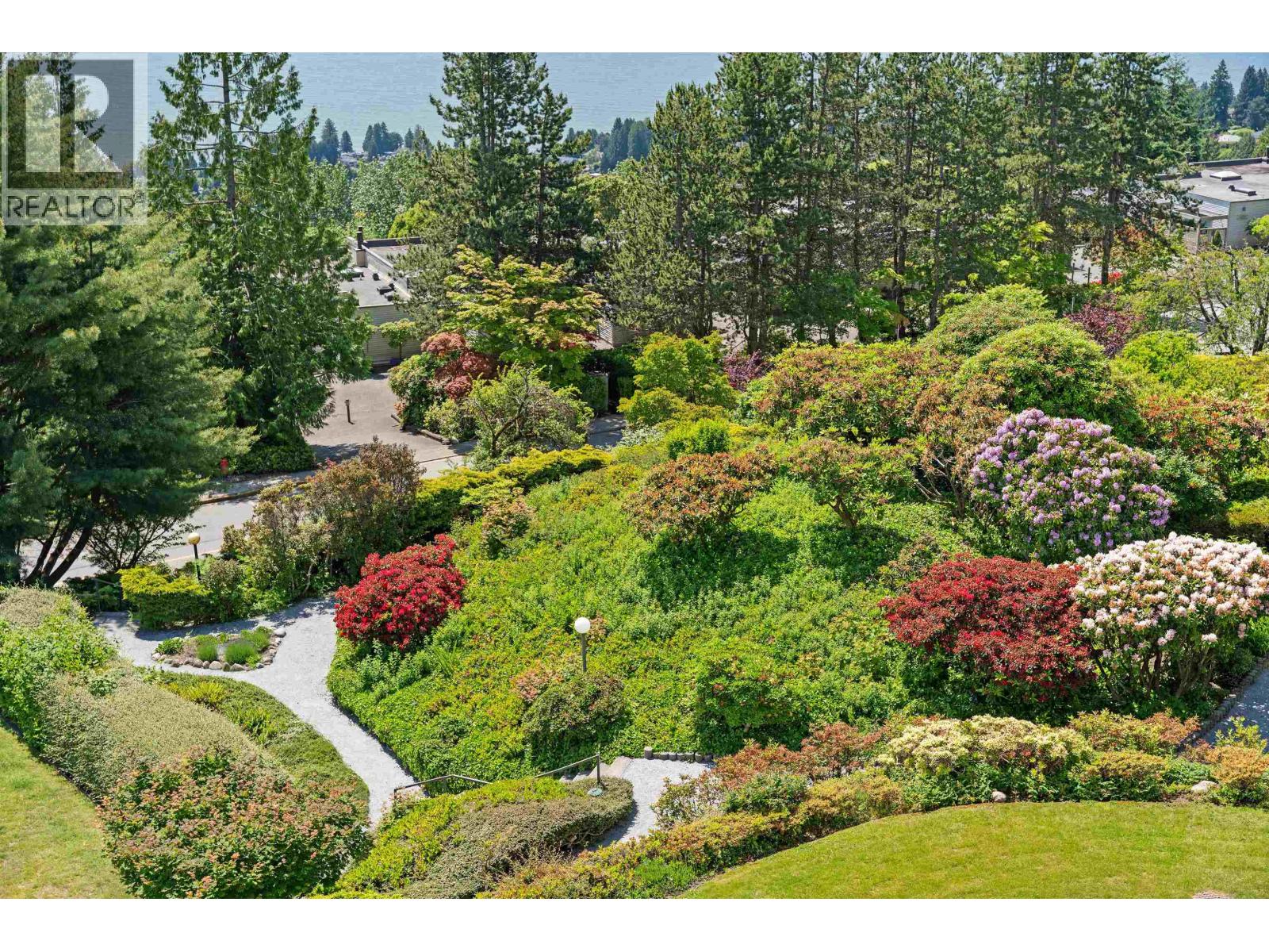 41 2238 FOLKESTONE WAY, West Vancouver