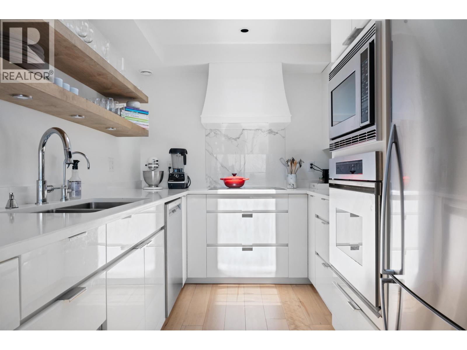 41 2238 FOLKESTONE WAY, West Vancouver