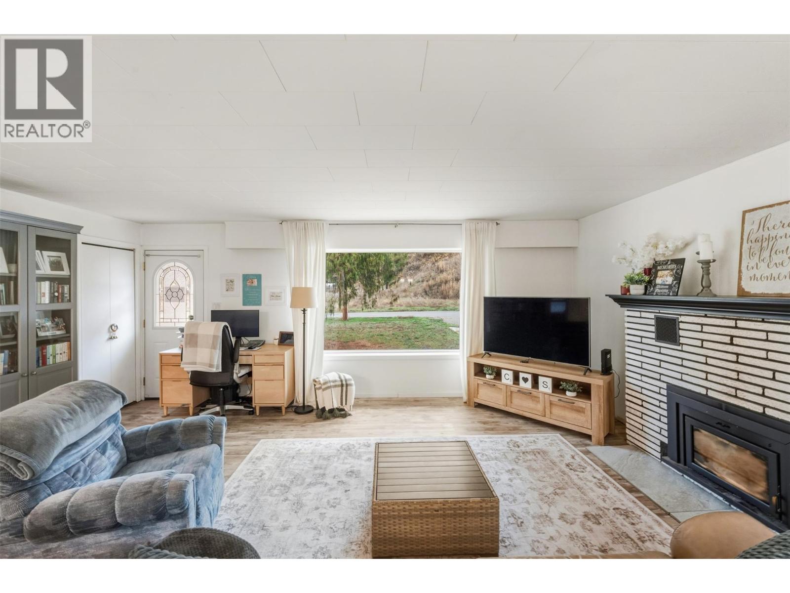 225 CIRCLE Drive, Oliver