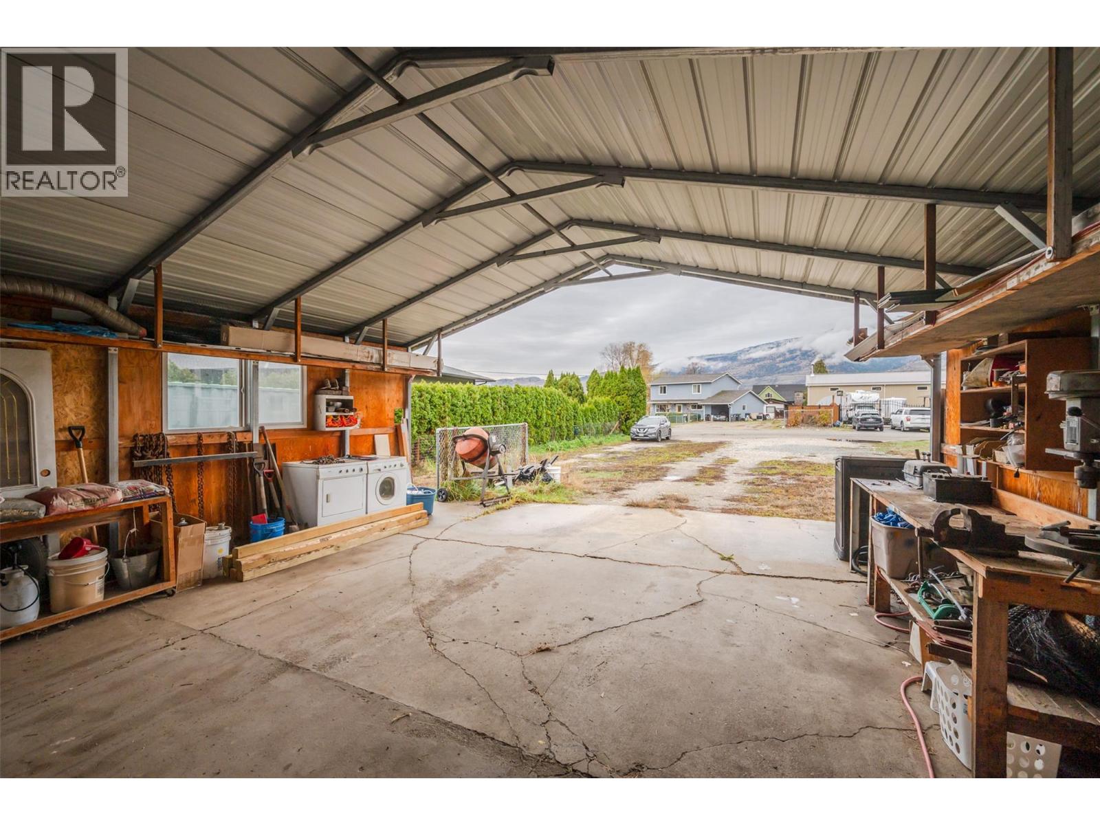 225 CIRCLE Drive, Oliver