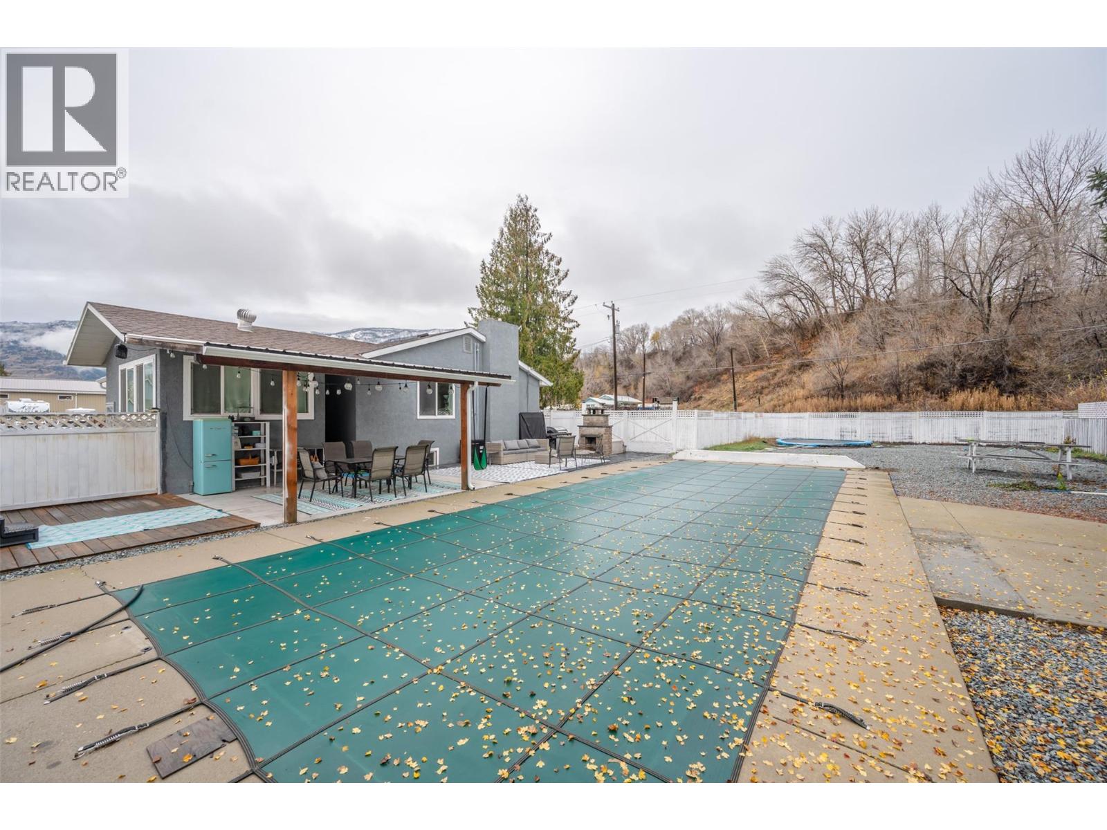 225 CIRCLE Drive, Oliver