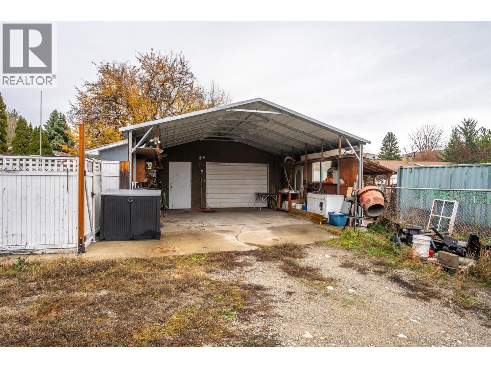 225 CIRCLE Drive, Oliver