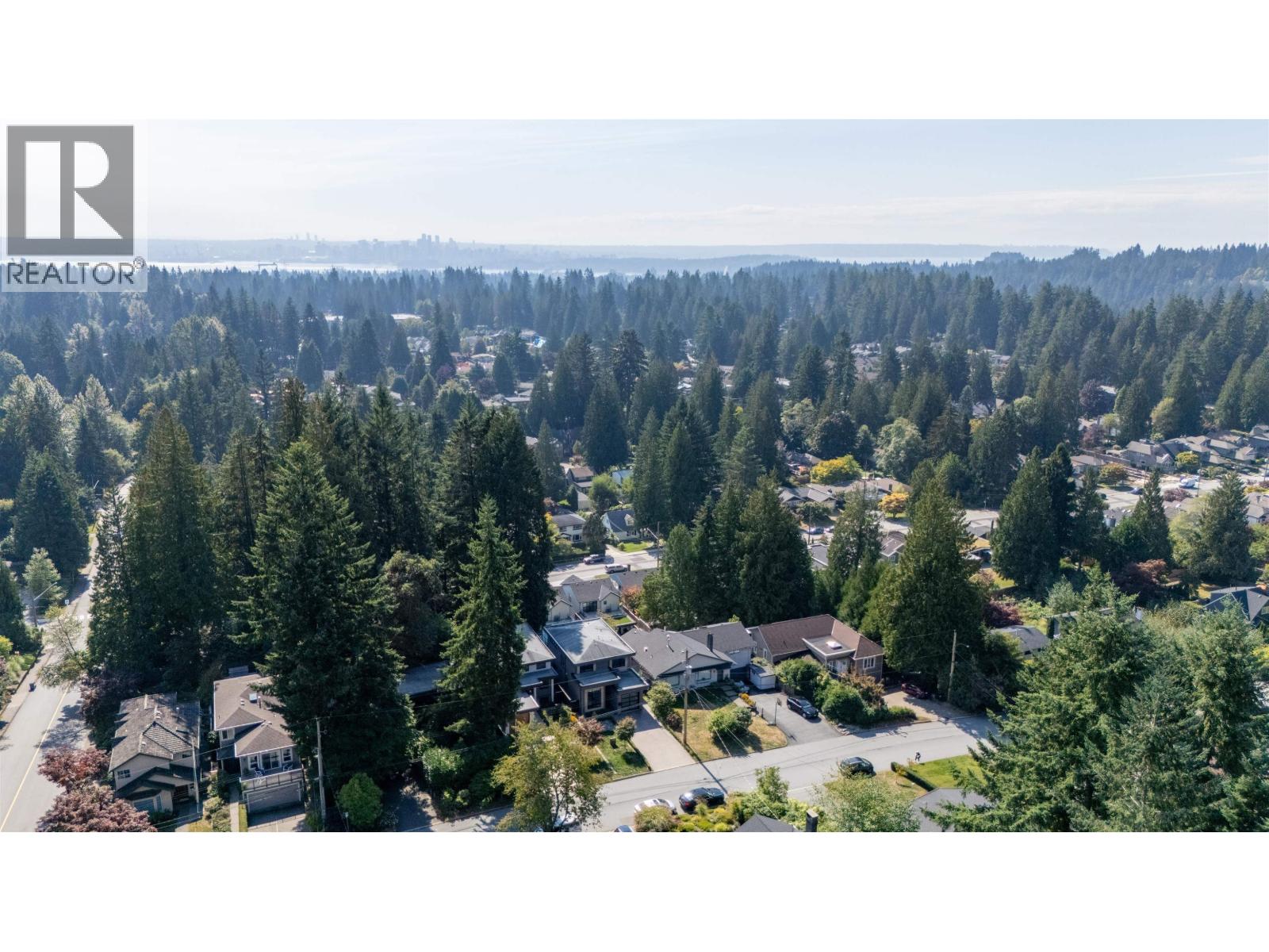 1033 PROSPECT AVENUE, North Vancouver