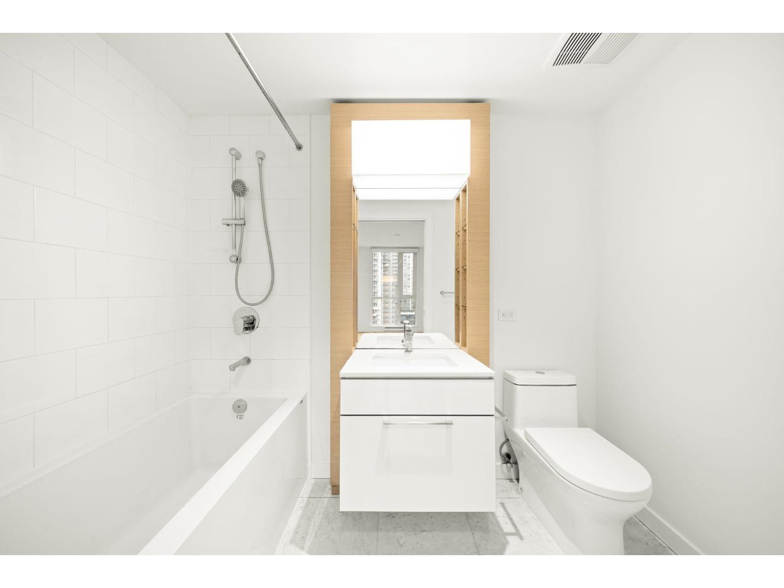 2102 13438 CENTRAL AVENUE, Surrey