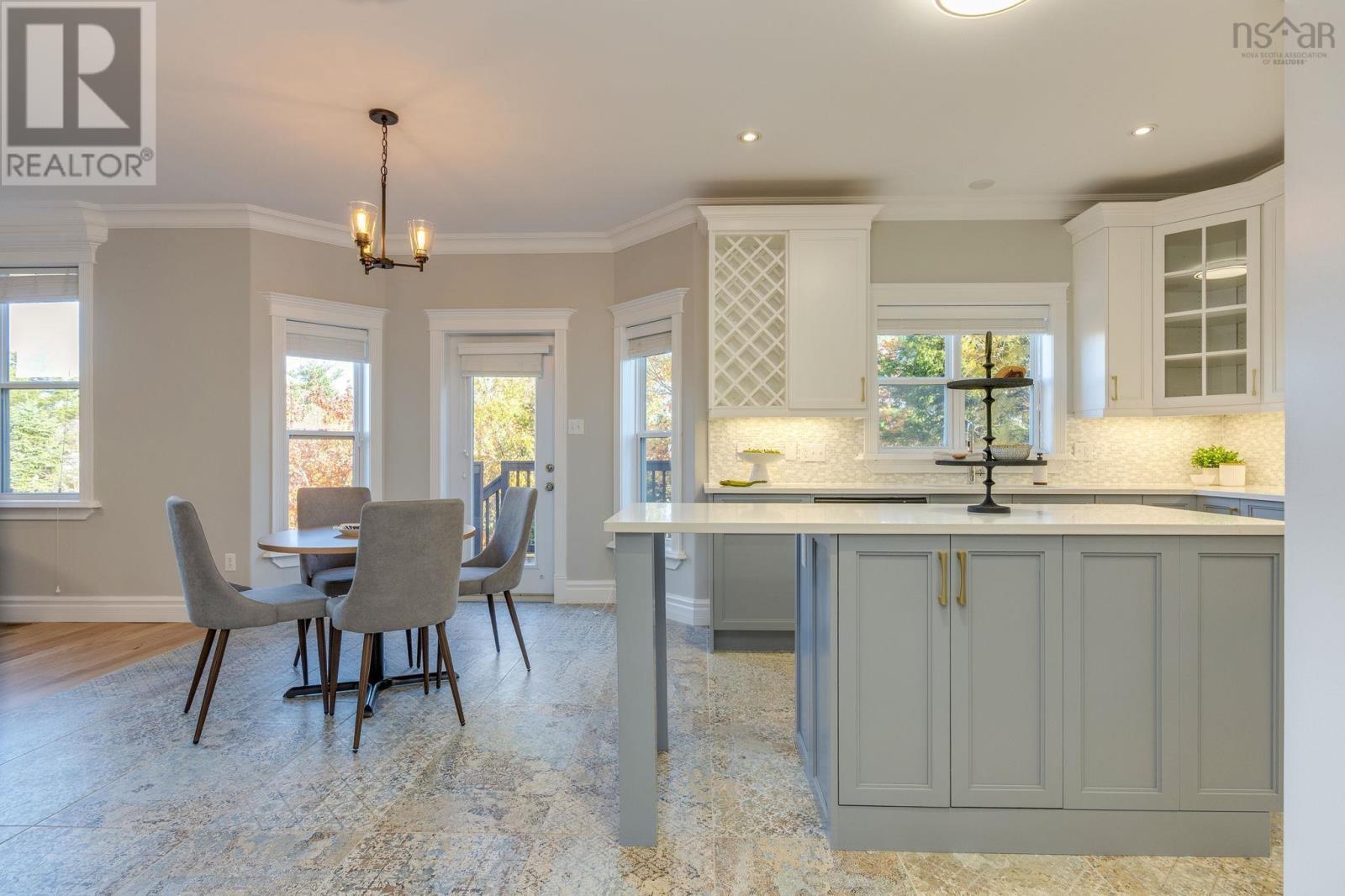 Property 14 of 49 of 153 RAVINES Drive