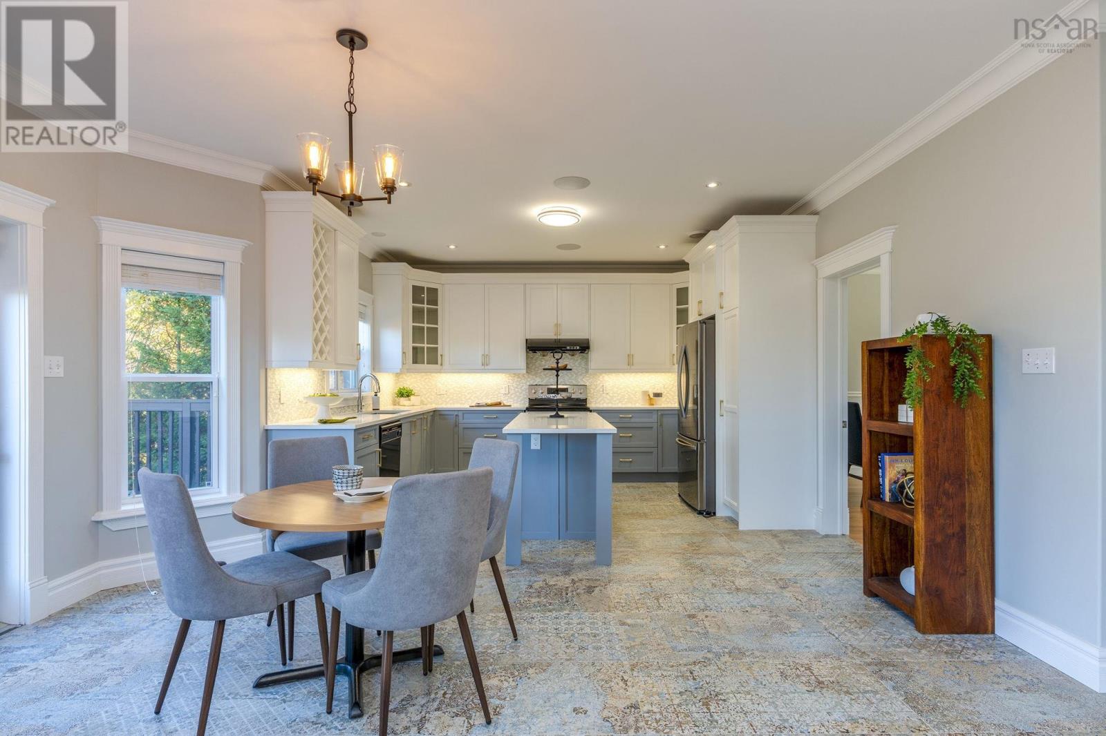 Property 28 of 49 of 153 RAVINES Drive