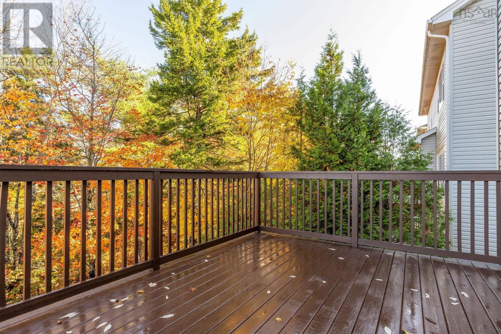 Property 19 of 49 of 153 RAVINES Drive