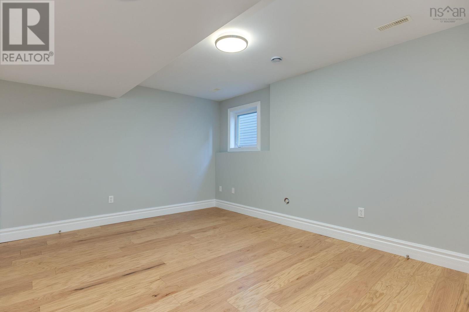 Property 31 of 49 of 153 RAVINES Drive