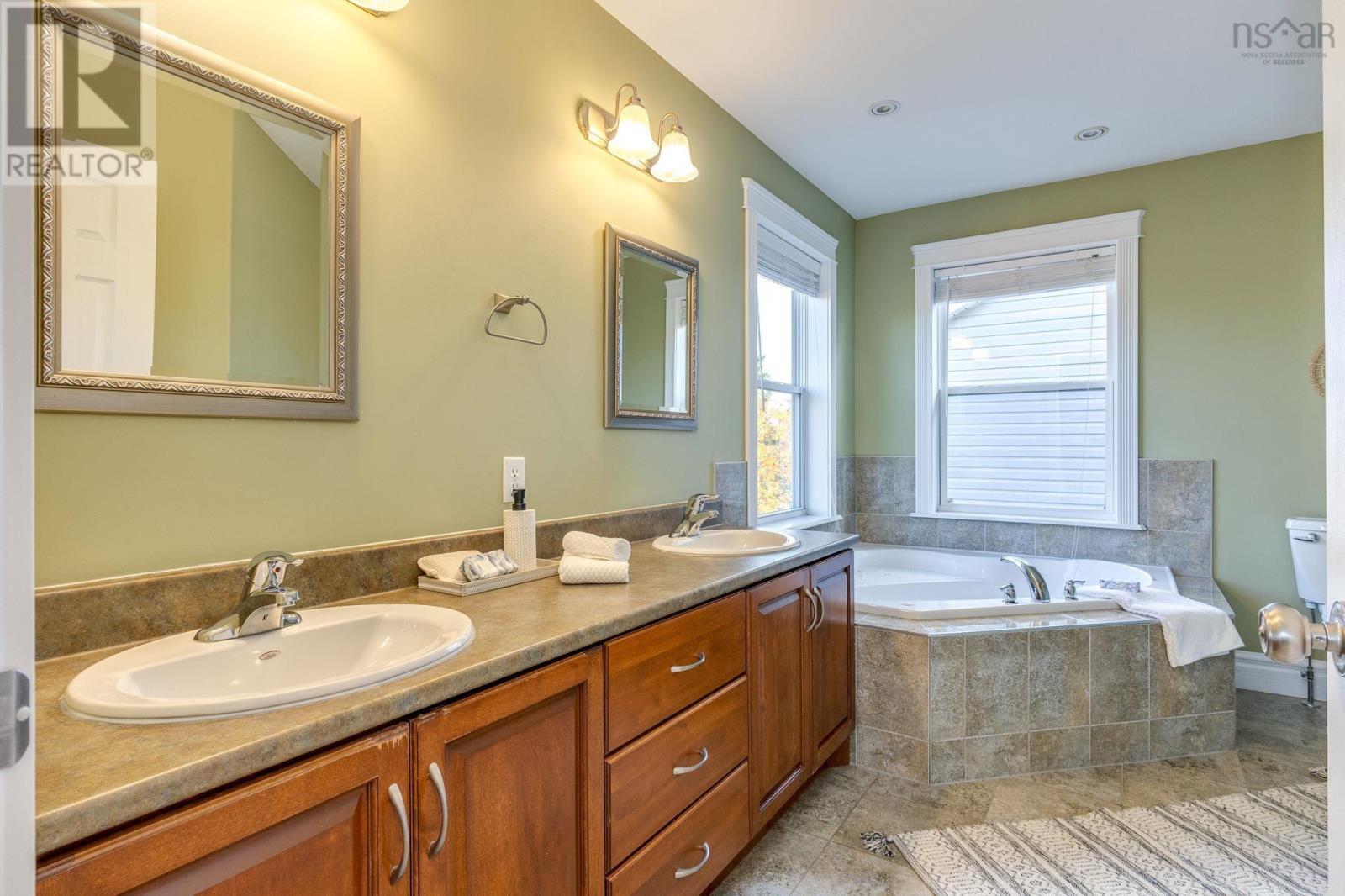 Property 12 of 49 of 153 RAVINES Drive