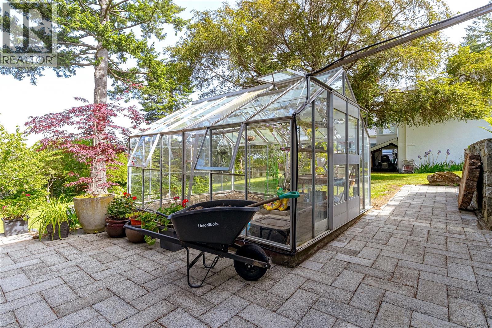  4516 Duart Road, Saanich