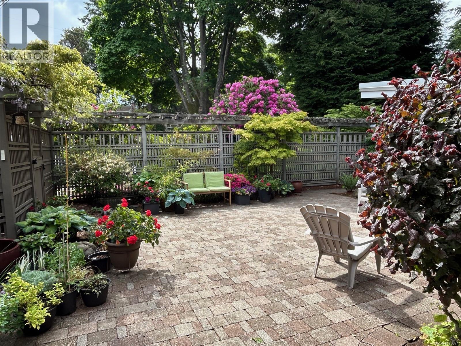  4516 Duart Road, Saanich